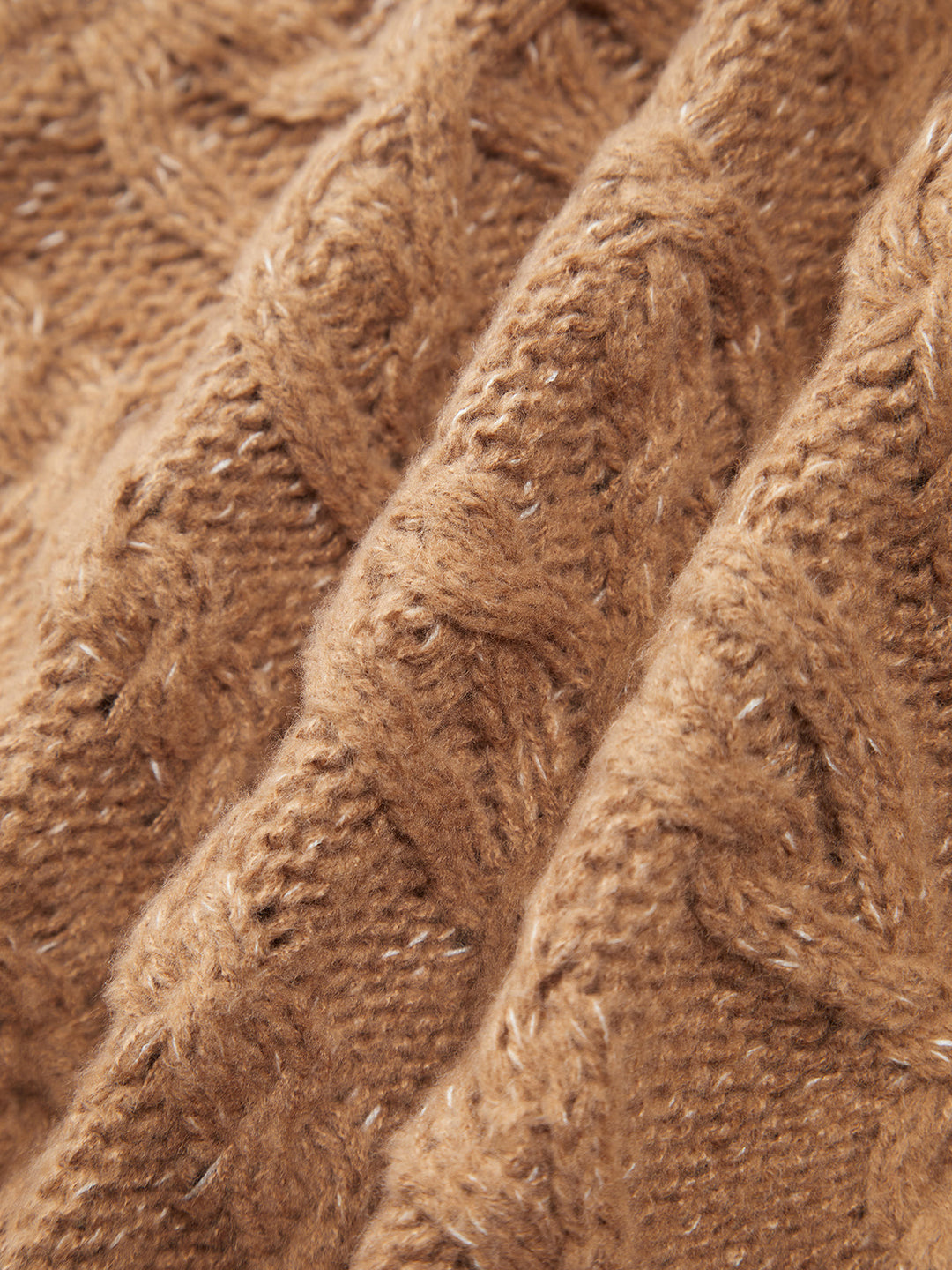 Pull en maille tressée unie