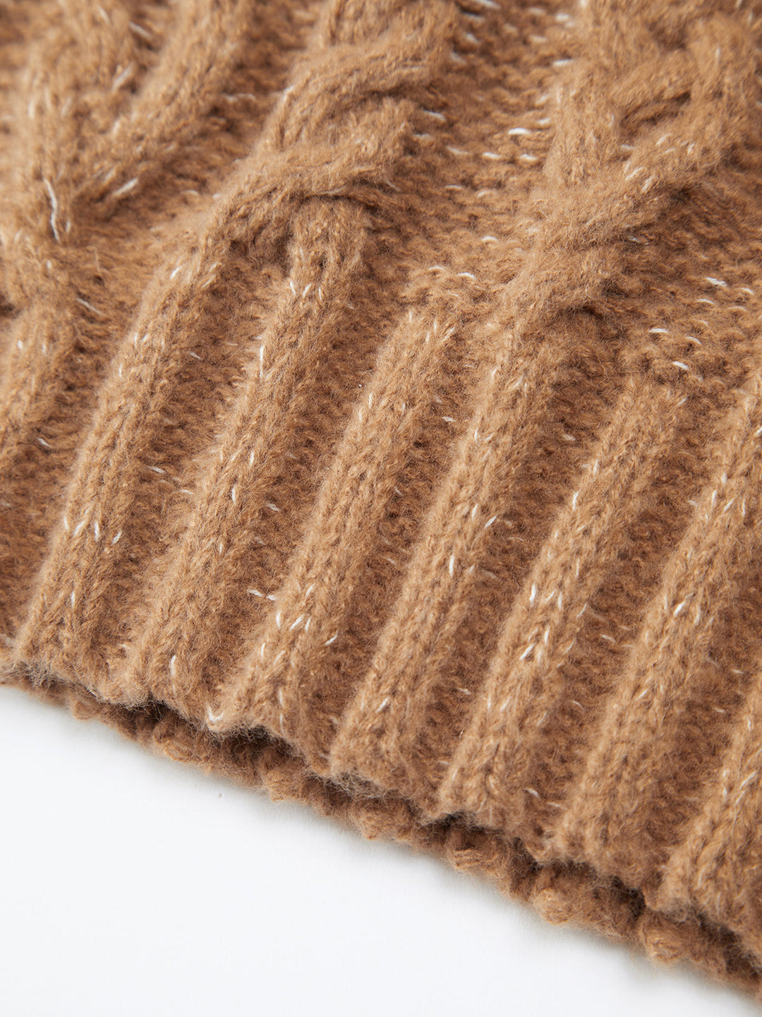 Pull en maille tressée unie