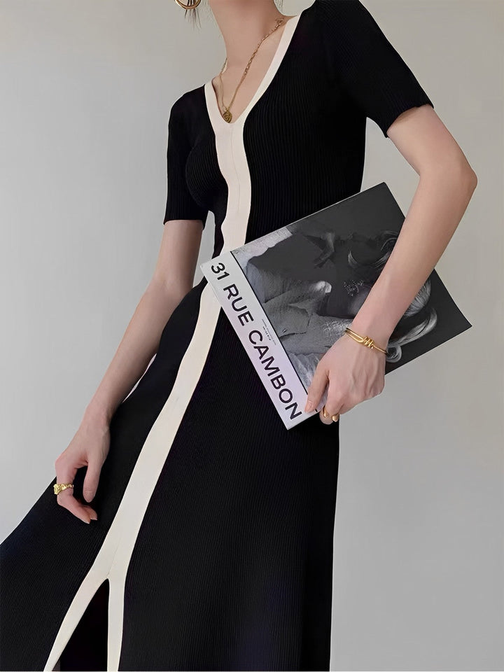 Robe Mi-Longue Tricotée Col en V Bicolore