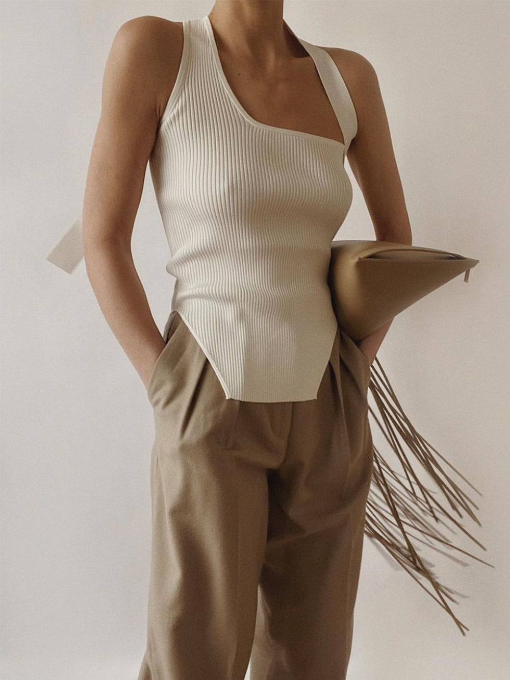 Gilet côtelé asymétrique à col bénitier