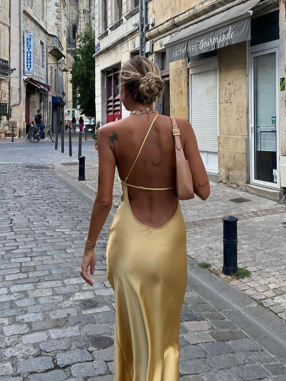 Robe Longue Satinée à Dos Ouvert et Fente "Moonlight"