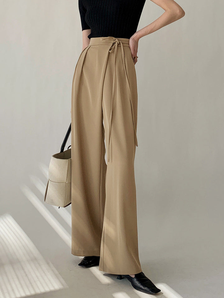Pantalon ample à taille nouée