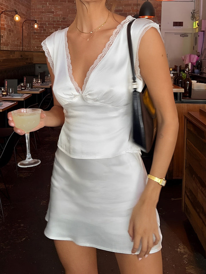 Ensemble Jupe Satin Bordée de Dentelle