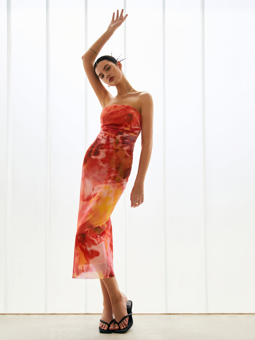 Robe Mi-Tube Semi-Transparente en Maille