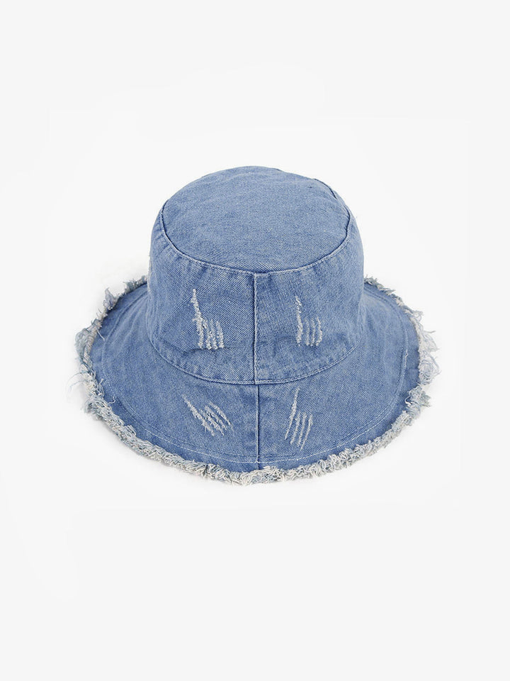 Chapeau seau en jean déchiré