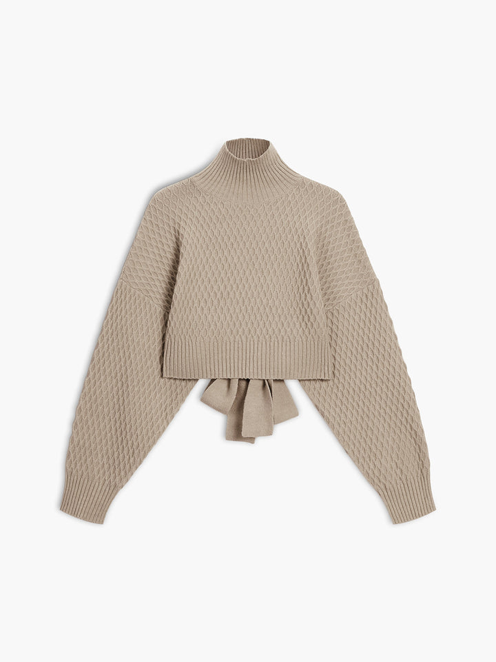 Pull à col montant à nouer dans le dos