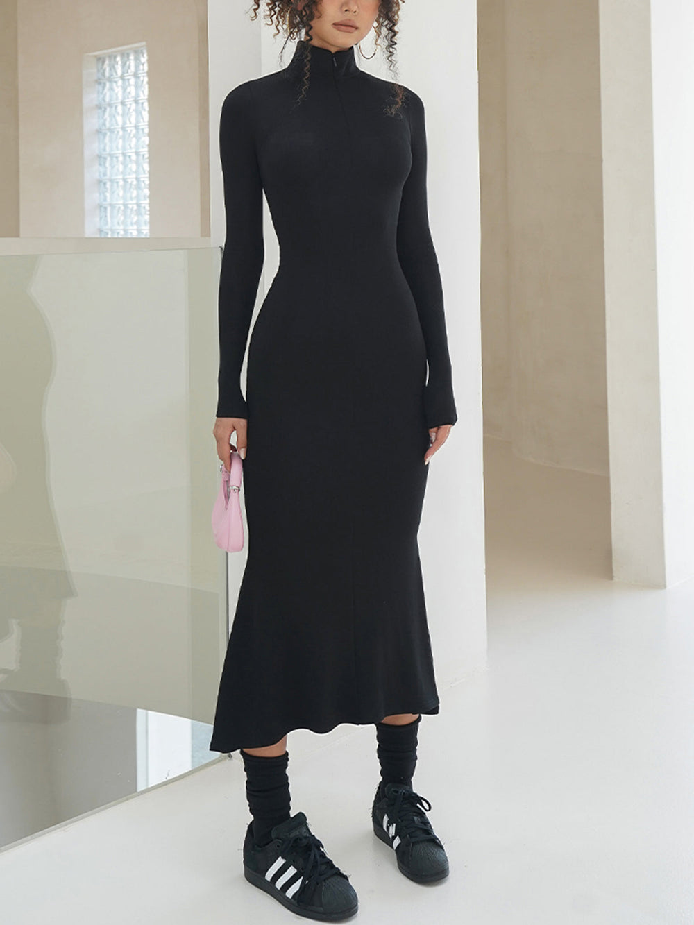 Robe mi-longue à col montant pour femme
