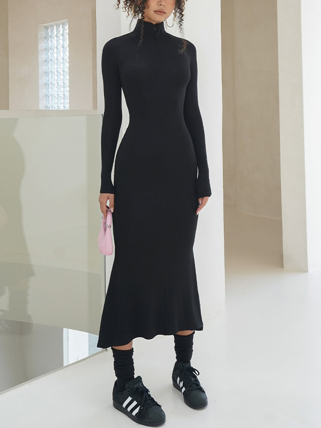 Robe mi-longue à col montant pour femme
