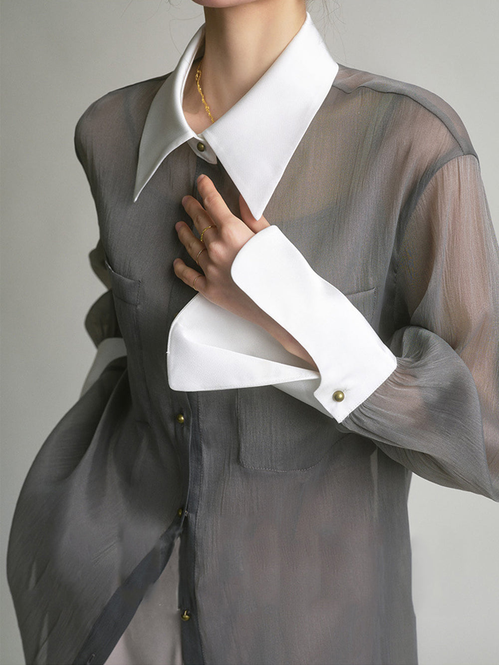 Chemise semi-transparente décontractée avec haut camisole