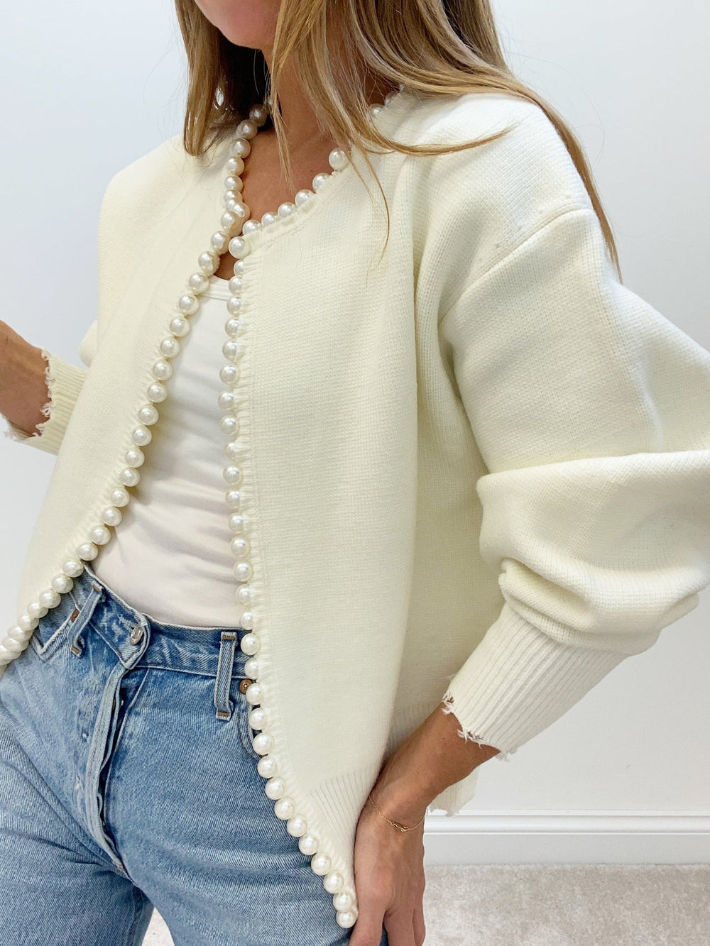 Cardigan à ourlet déchiré avec garniture en perles