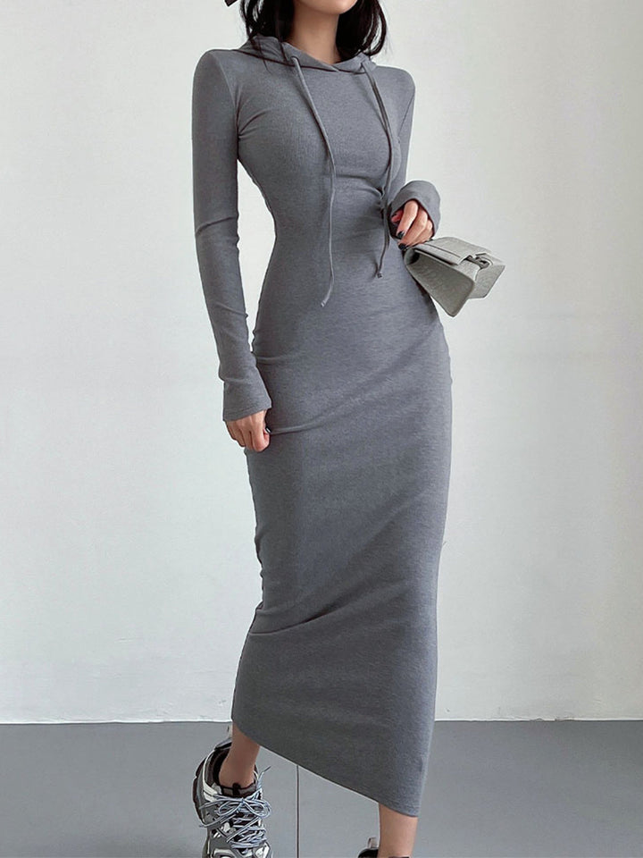 Robe à capuche avec cordon de serrage et épaules tombantes