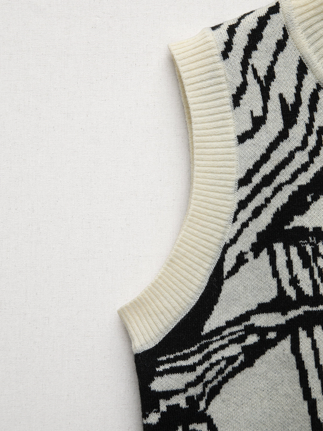 Gilet Pull Sans Manches à Fleurs avec Bordure Contrastante