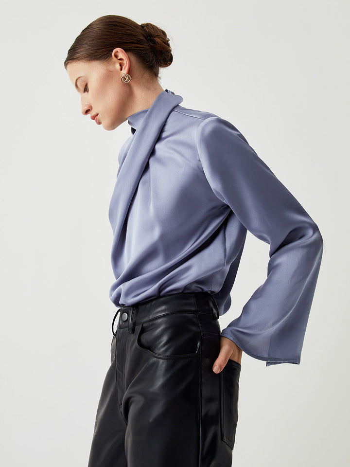 Blouse Satin à col roulé asymétrique plissé