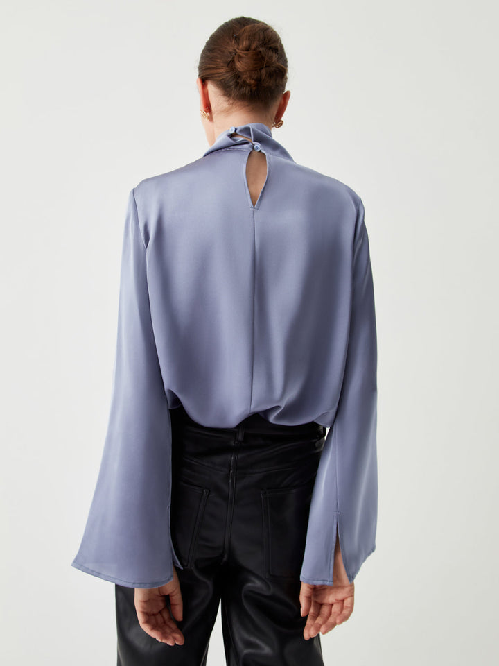 Blouse Satin à col roulé asymétrique plissé