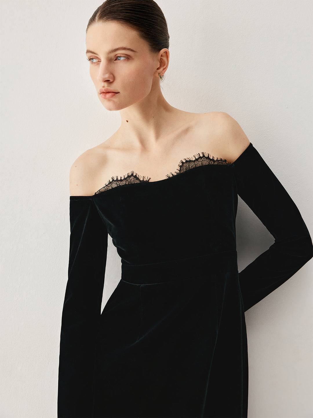 Robe Mi-Longue Velours Col Bardot Patchwork Fente