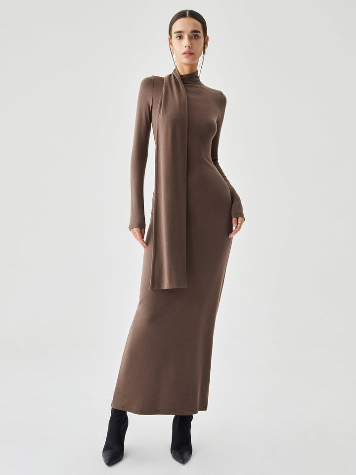 Robe Longue Ajustée en Tricot côtelé à Col Haut avec Foulard assorti