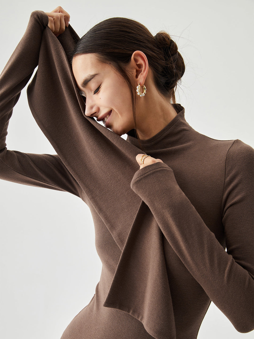 Robe Longue Ajustée en Tricot côtelé à Col Haut avec Foulard assorti