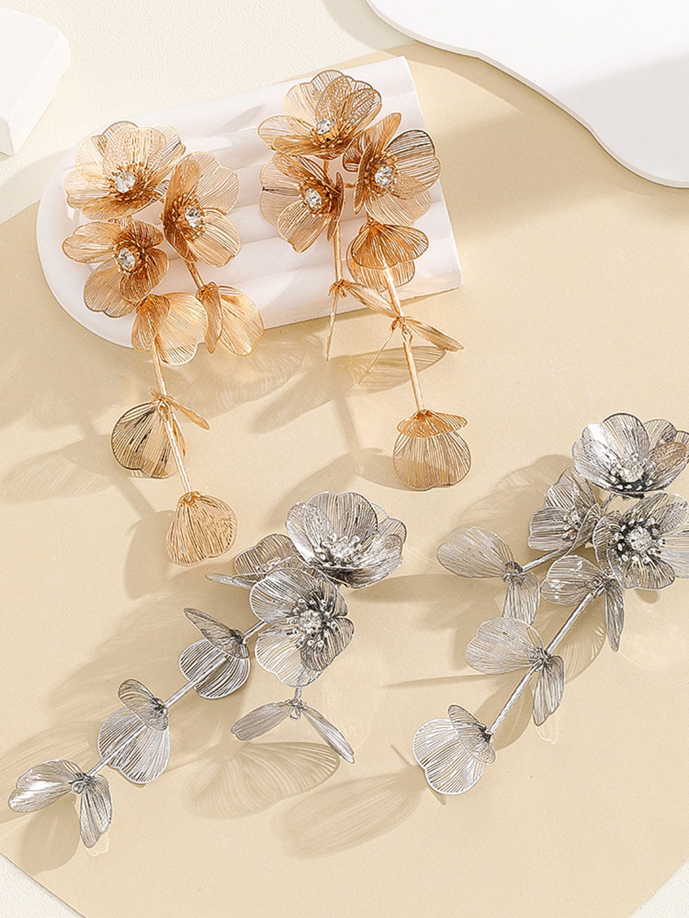 Boucles d'oreilles à franges décor floral