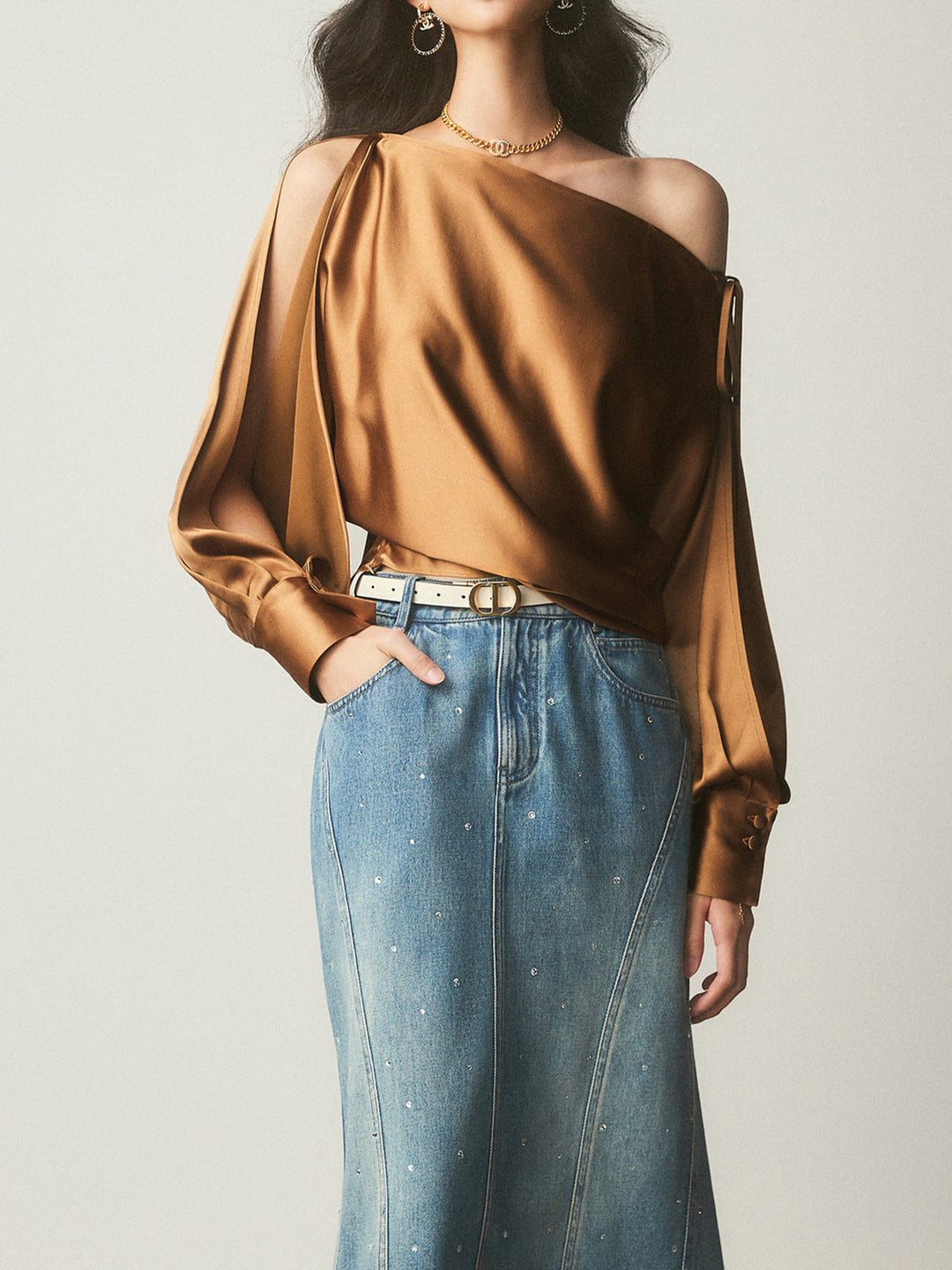 Blouse Nouée Satin Asymétrique Épaule Froide