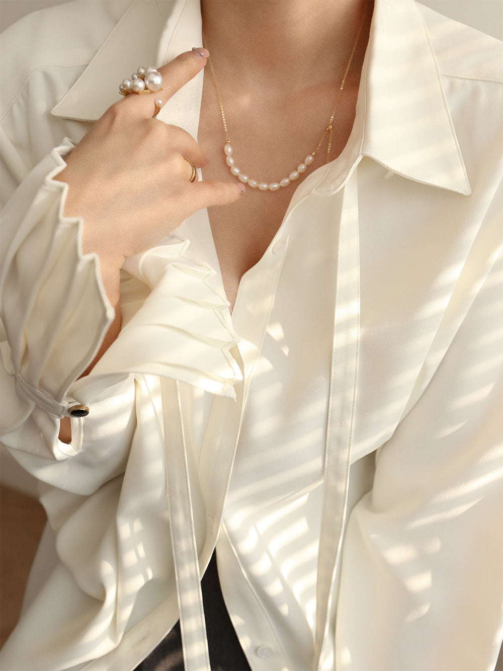 Chemise à Boutons nouée avec col à revers plissé