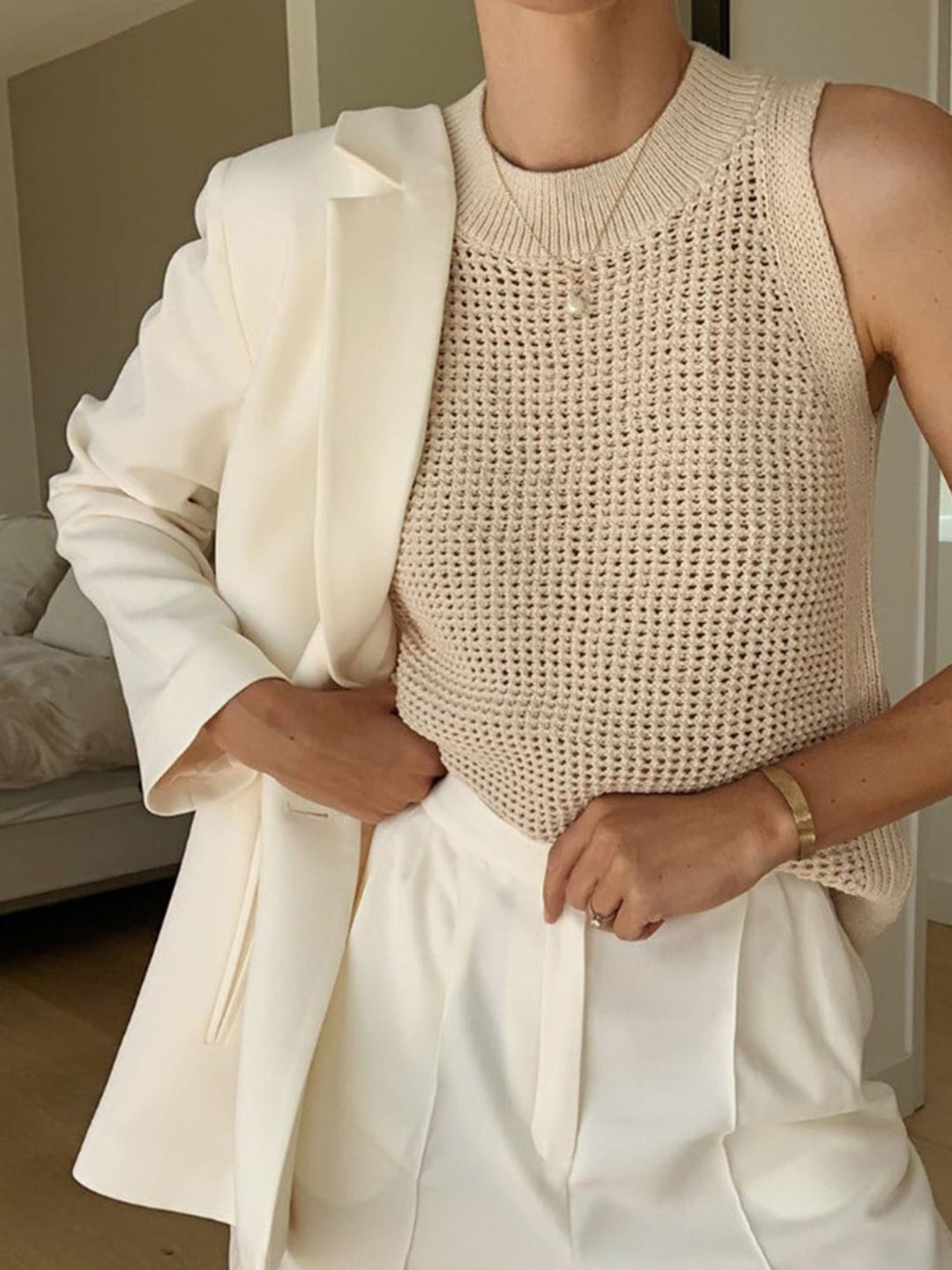 Haut sans manches évidé en tricot uni