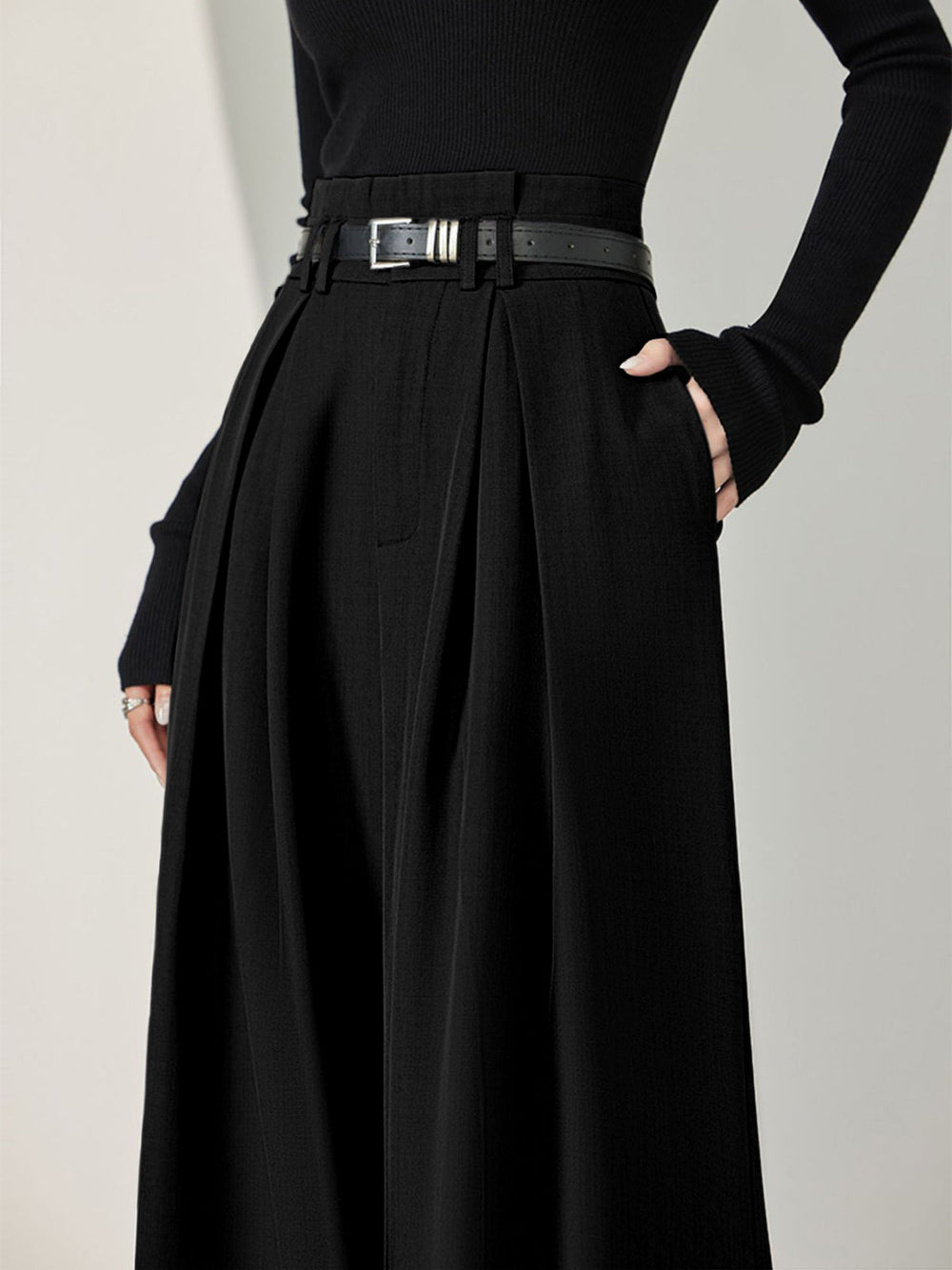 Pantalon Large Plissé Ceinturé
