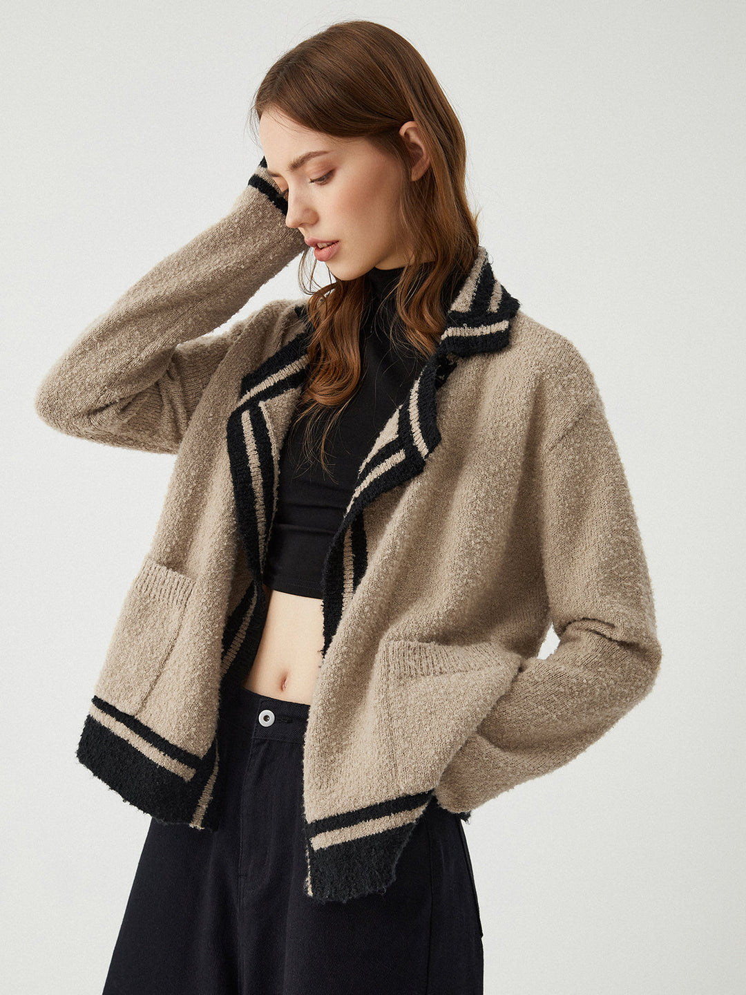 Cardigan en tricot à garniture contrastante