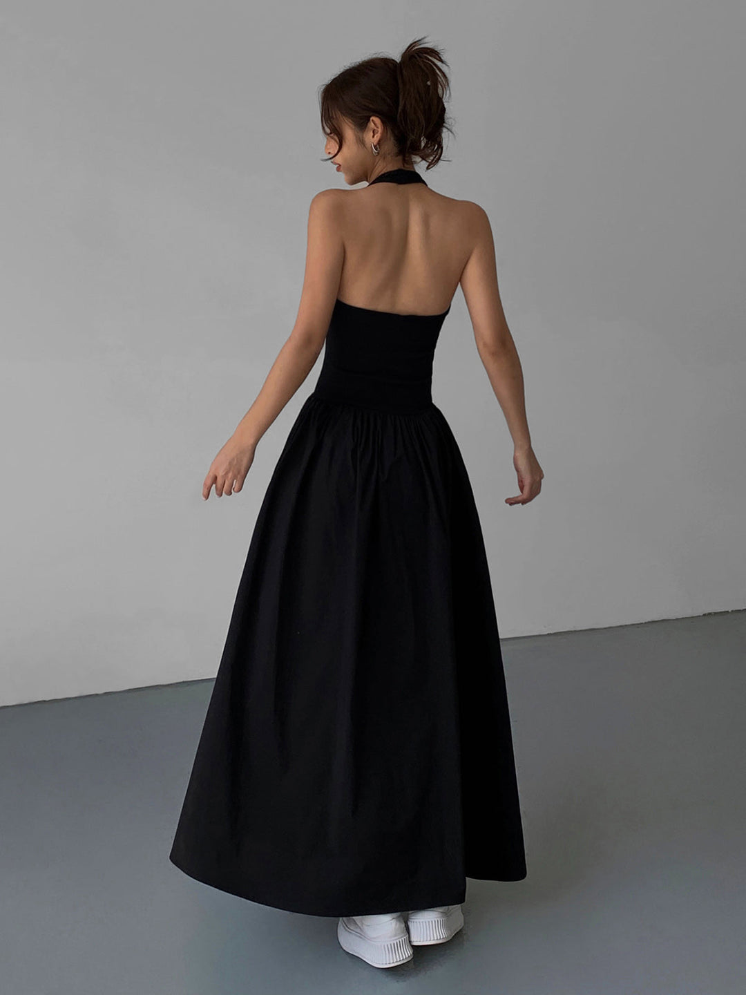 Robe Longue Minimaliste à Bretelles Sans Dos