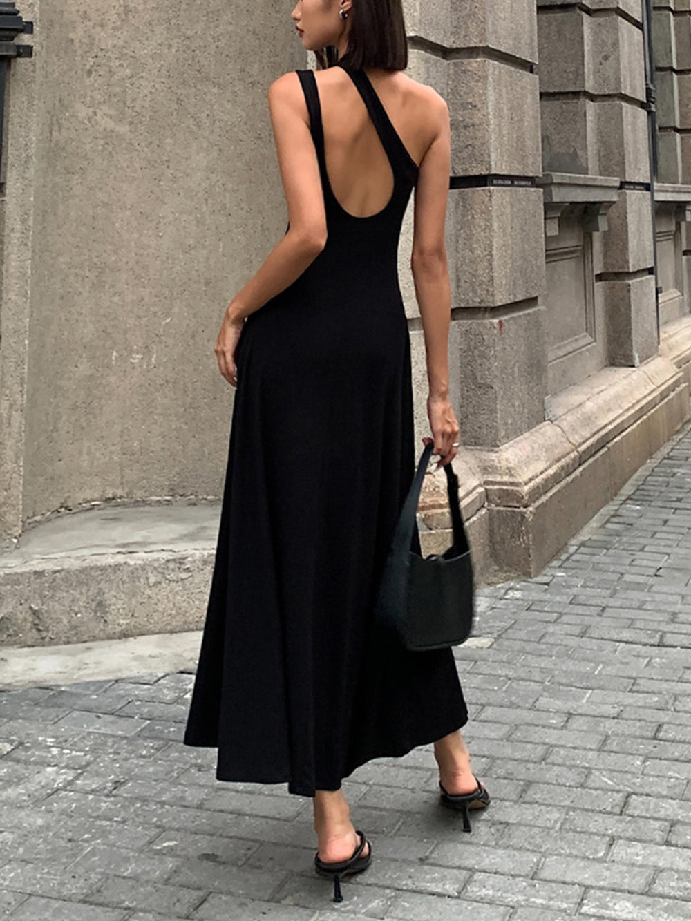 Robe Longue Tricotée Décolletée dans le Dos