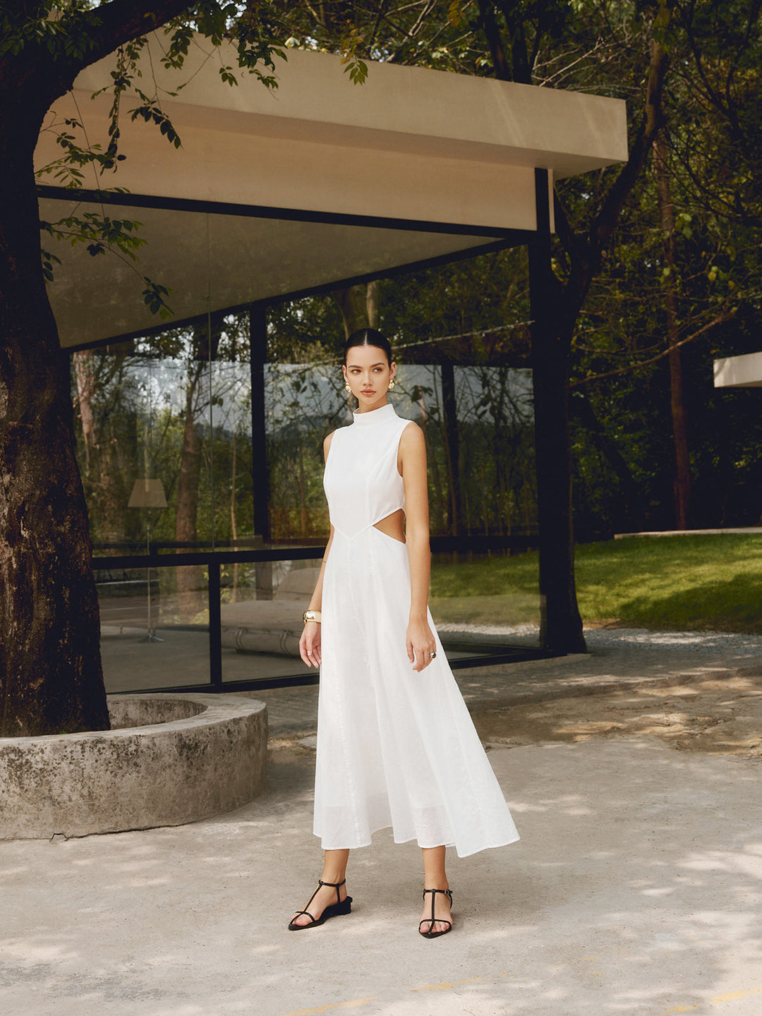 Robe Longue Élégante Découpée en Coton et Lin
