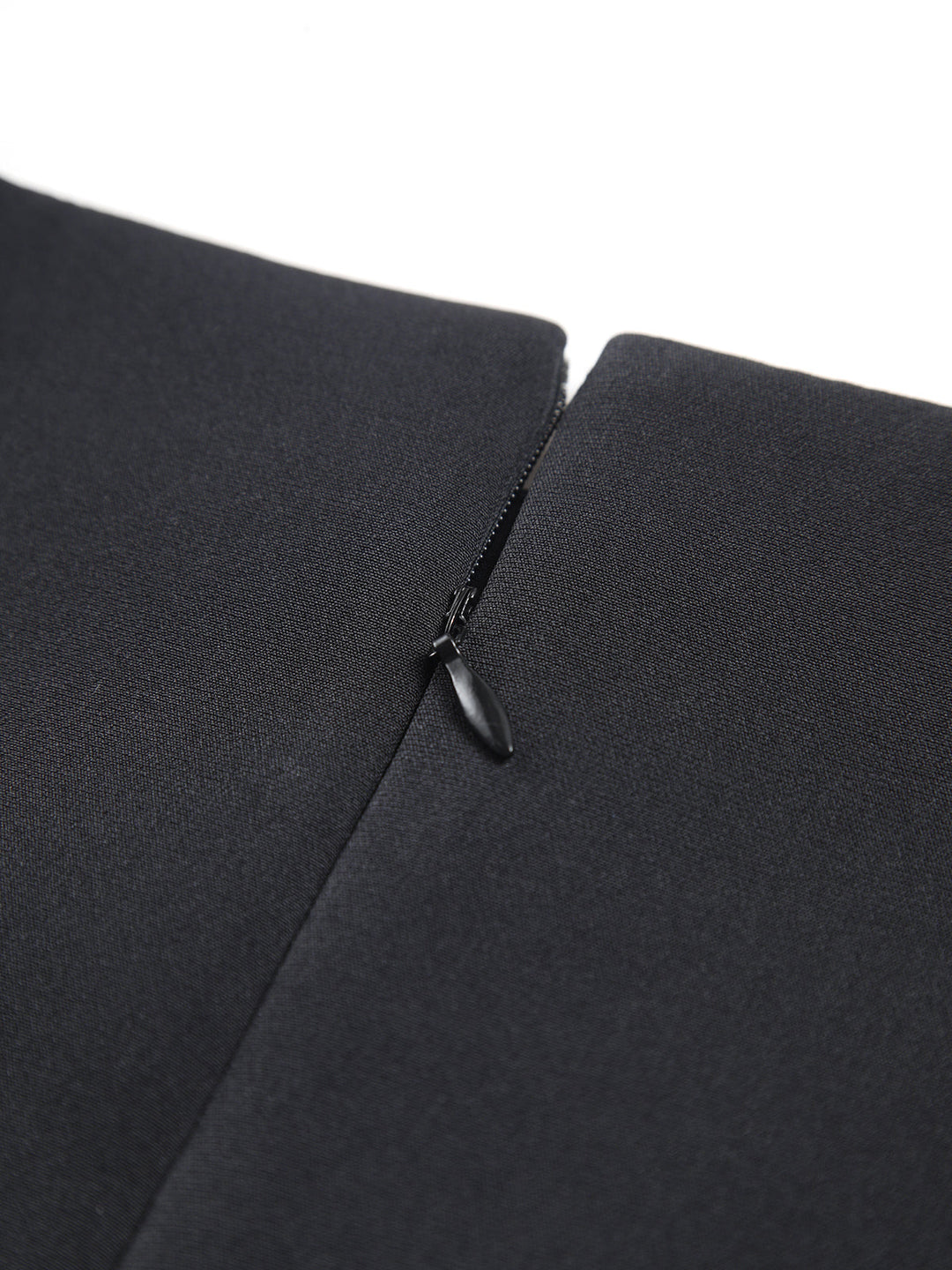 Robe Courte Sans Manches en Tissu