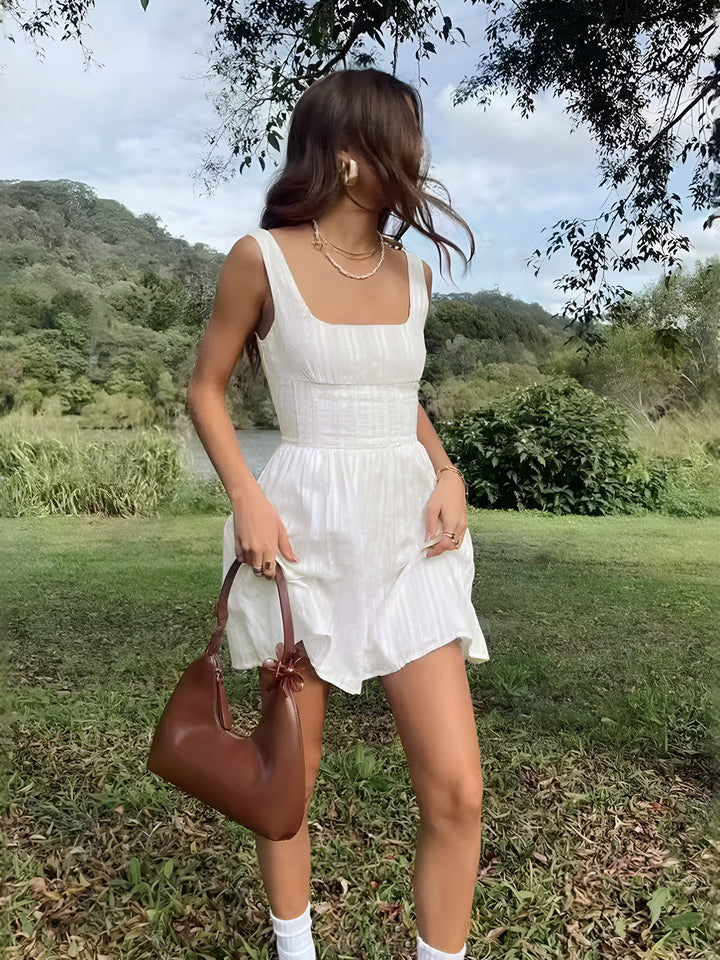 Robe Courte Semi-Transparente à Col Carré Uni