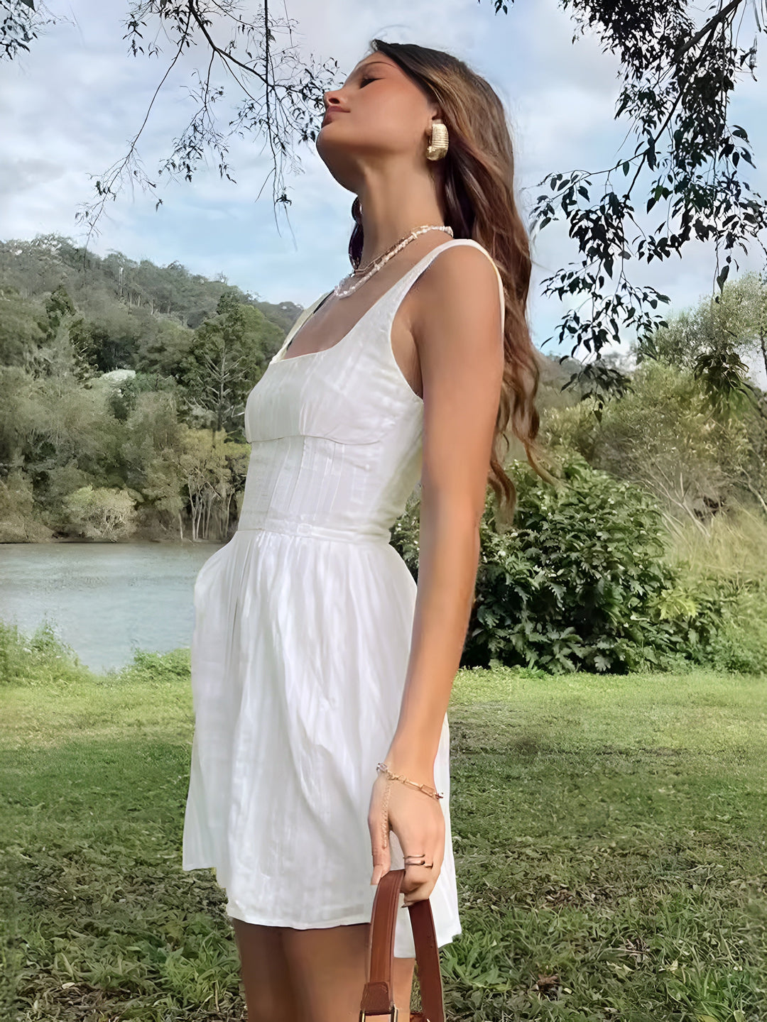 Robe Courte Semi-Transparente à Col Carré Uni