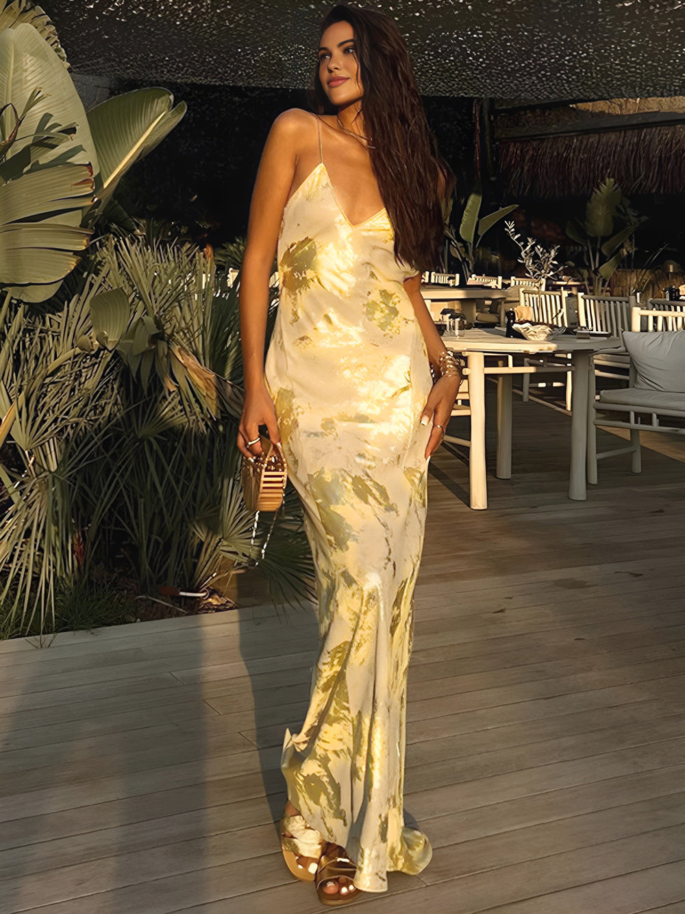 Robe Longue à Col V Dos Nu Métallique