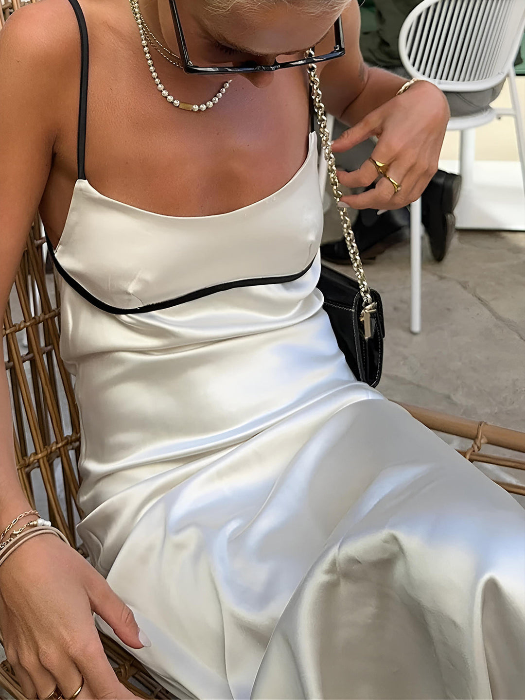 Robe Longue Sans Dos à Liseré Contrastant