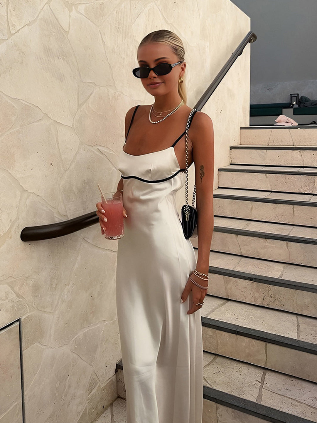 Robe Longue Sans Dos à Liseré Contrastant