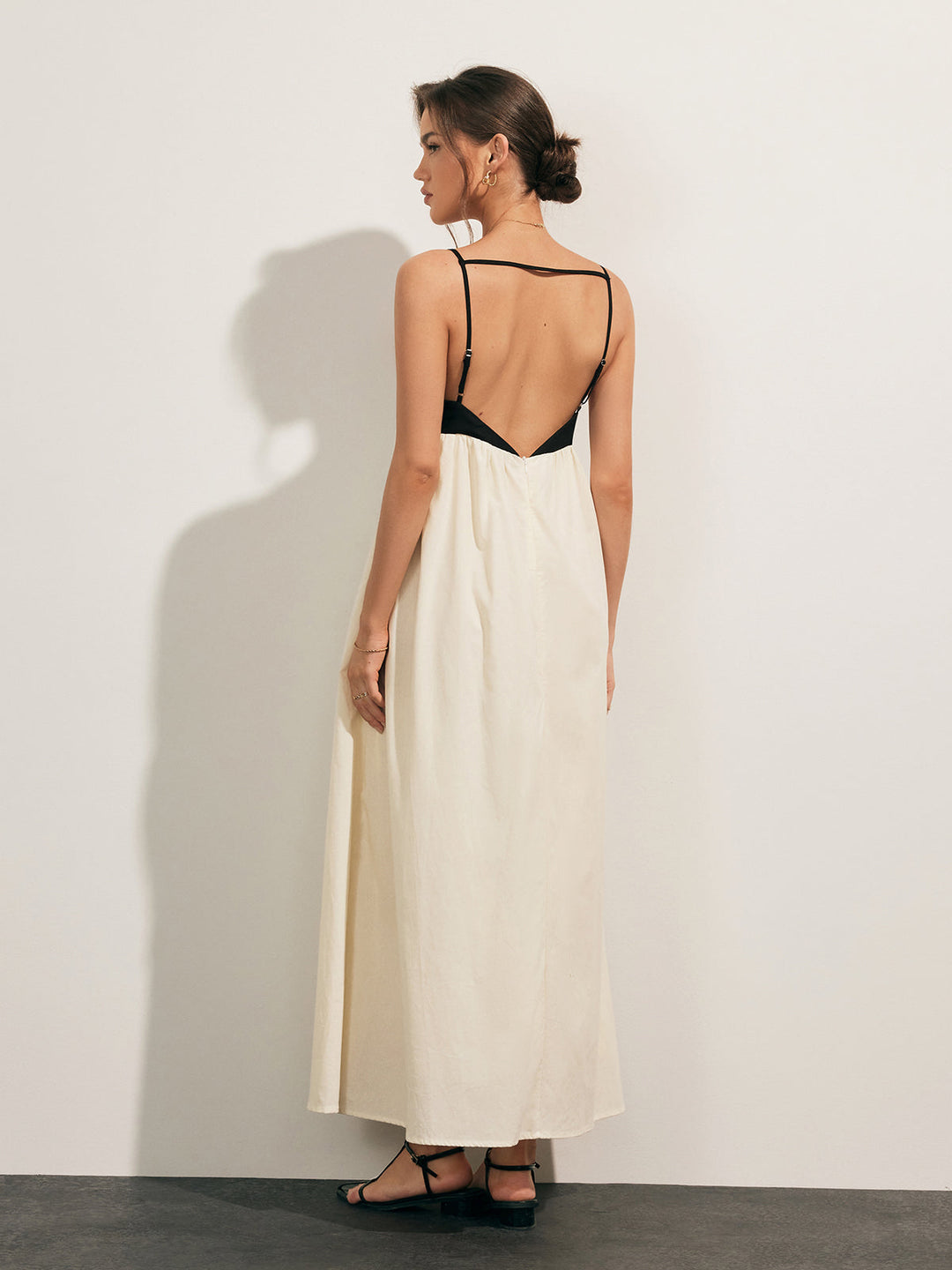 Robe Longue à Dos Ouvert et Poches Contrastantes