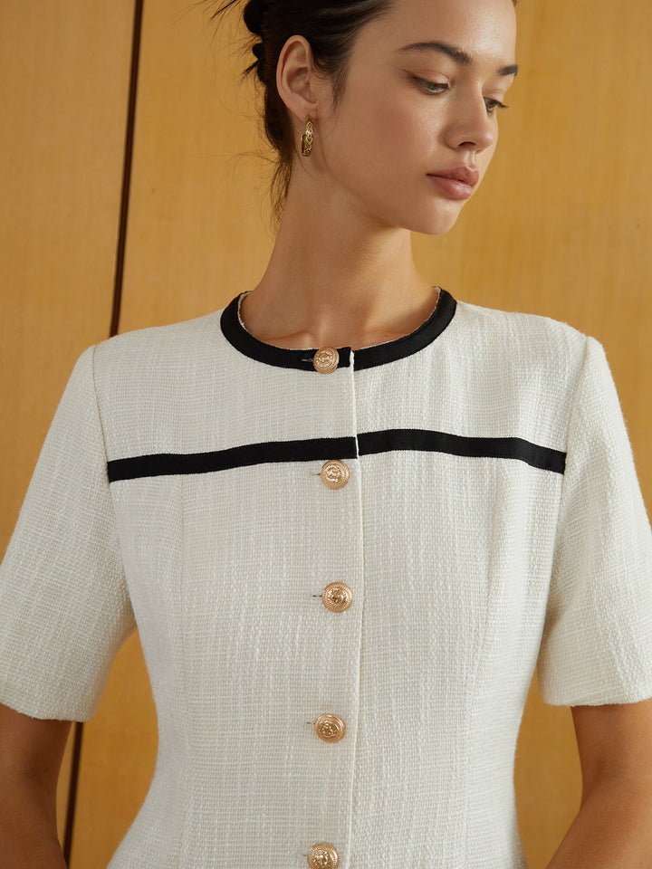Robe Courte Tweed Boutonnée à Liens Contrastants