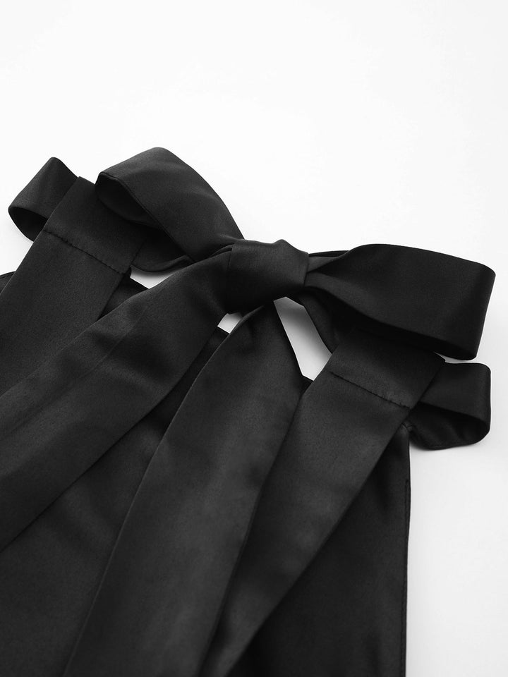 Robe Mini Plissée Ouverte au Dos avec Poches et Nœuds en Satin
