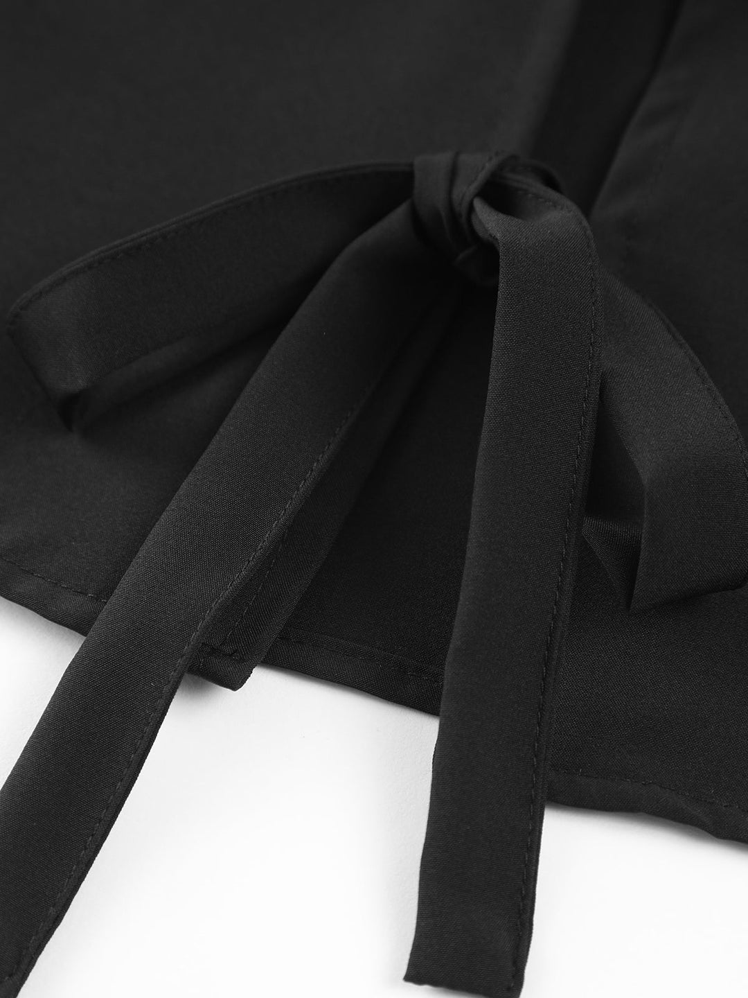 Gilet sans manches à col V avec nouage sur le devant