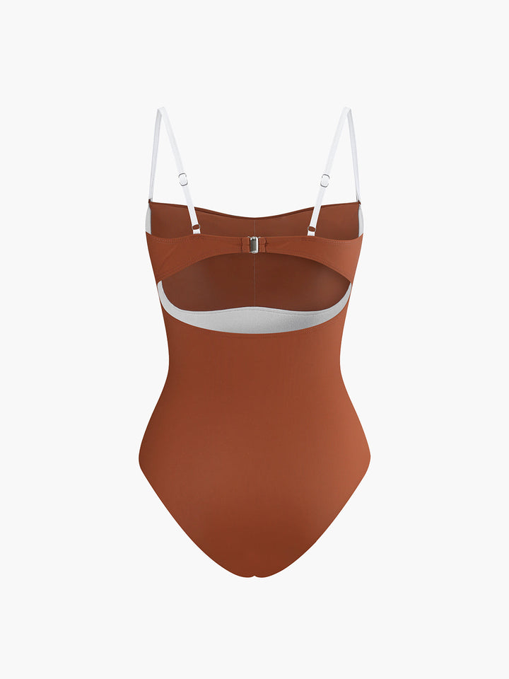 Maillot de bain une pièce découpé à bords contrastés avec coussinets amovibles