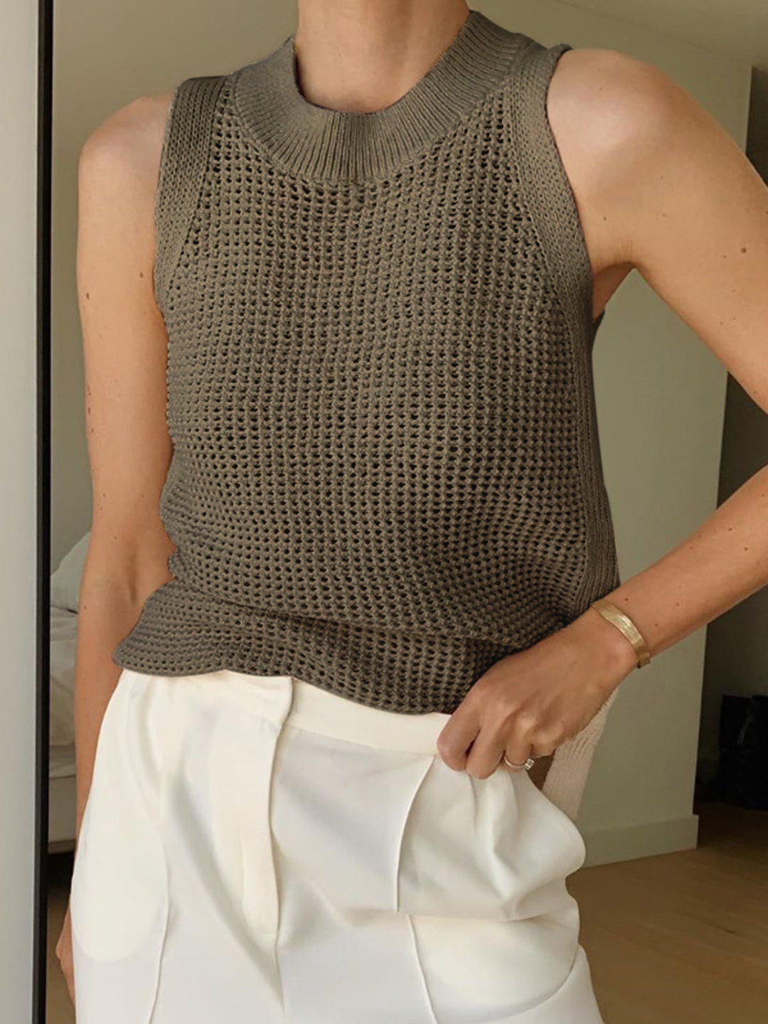 Haut sans manches évidé en tricot uni