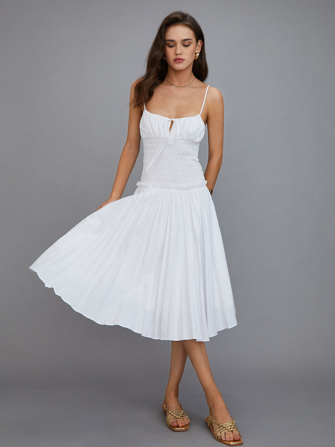 Robe Mi-longue à Découpe à Volants et Cravate