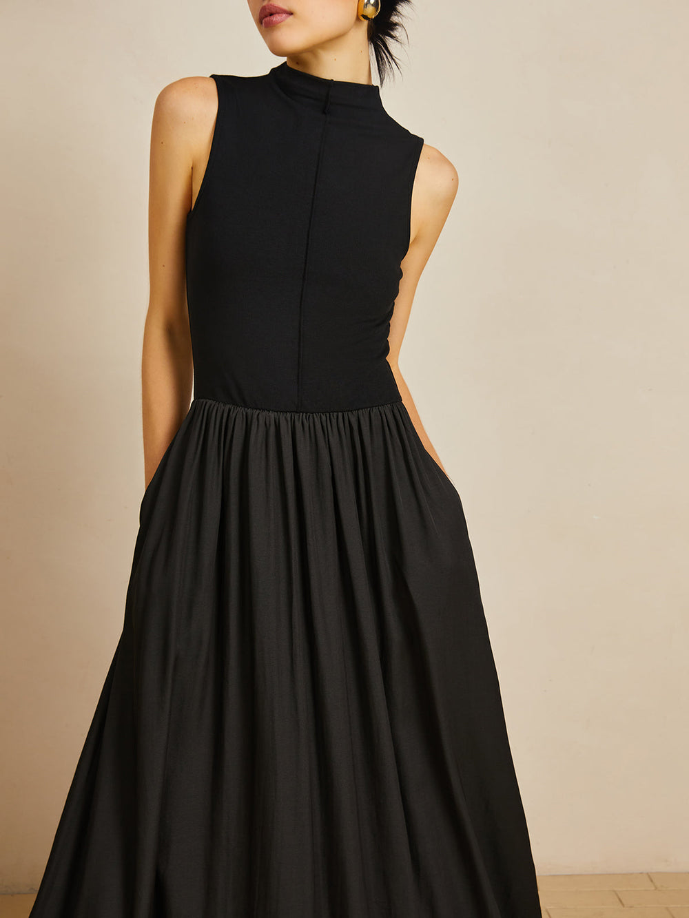Robe Longue Sans Manches à Col Roulé Uni