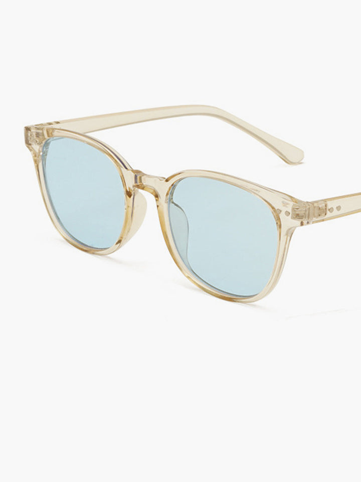 Lunettes de soleil tendance bleu clair