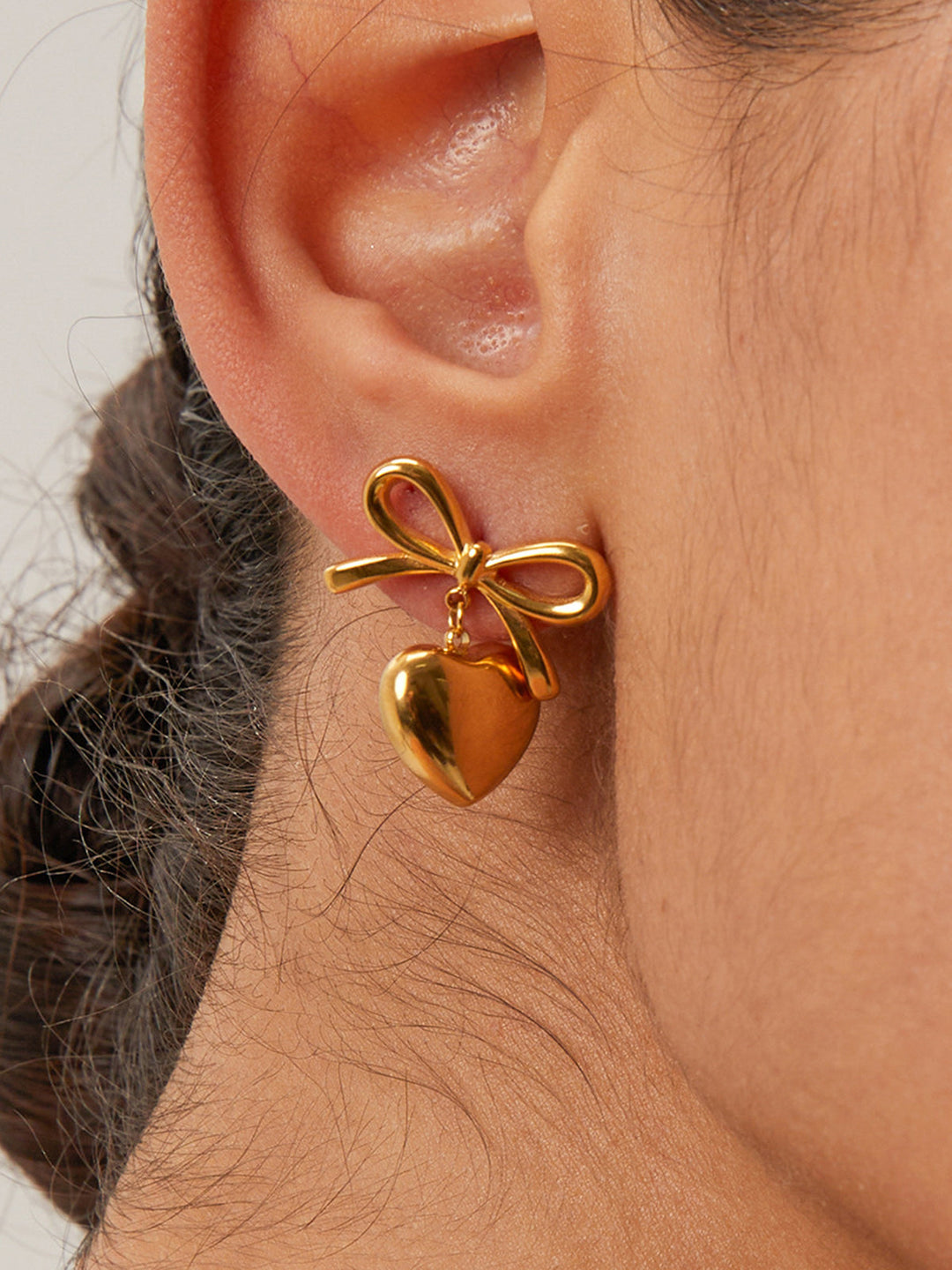 Boucles d'oreilles pendantes en forme de cœur avec ruban cadeau