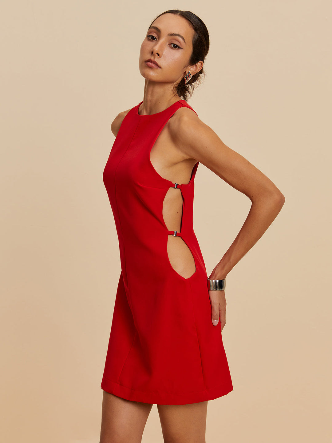Robe Sans Manches à Col Ras du Cou Découpé