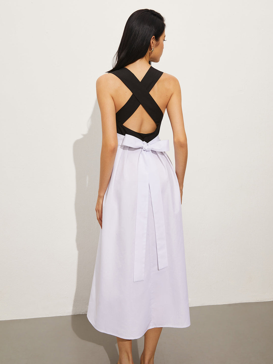 Robe à col carré et dos croisé