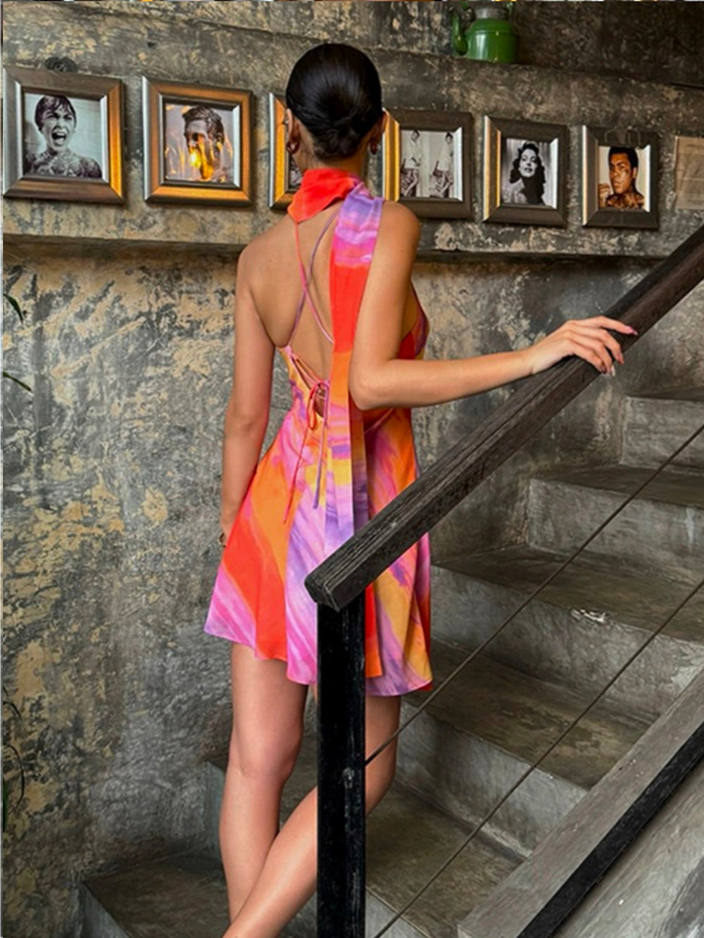 Robe Courte Tie Dye à Bretelles Nue dans le Dos avec Liens