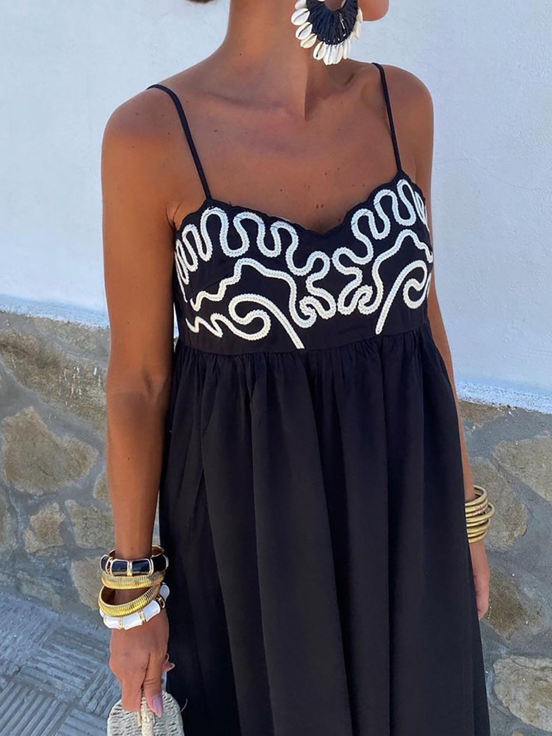 Robe Longue à Bretelles Fines Froncée Brodée